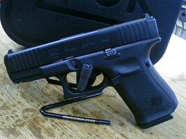 Glock G19 MOS 9mm pistol w/case and 3 Mags -USED-