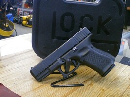 Glock G23 Gen 5 .40 pistol w/case and 2 mags -USED-