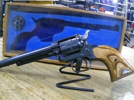 Heritage Rough Rider Revolver .22LR/22 Mag (2 Cylinders) w/Display Case -USED-