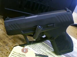 Taurus GX4 9mm Pistol w/2 Mags and Case -USED-