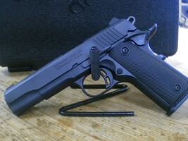 Browning Arms Co Black Label 1911 380 pistol w/2 Mags and case -USED-