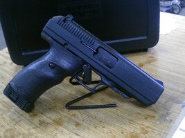 Craig's Pick!! Hi-Point JCP .40 S&W pistol w/case -USED-