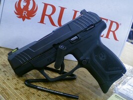 Ruger Max 9 9mm Pistol w/2 Mags and Box 