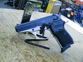 Bersa Thunder 380 .380 Pistol w/2 Mags