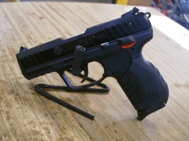 RUGER SR22 .22LR Pistol w/2 Mags. -USED-