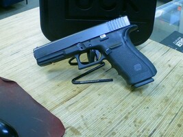 Glock 21 Gen 4 .45ACP Pistol in Case w/2 Mags -USED-